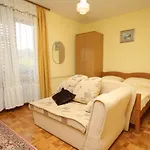 And With Parking Space - 6917 בית הארחה 3*