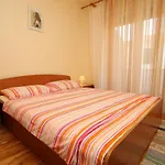 And With Parking Space - 6917 Guest house