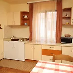 And With Parking Space - 6917 Guest house 3*