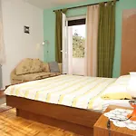 And With Parking Space - 6917 Guest house Porec