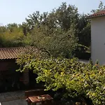 And With Parking Space - 6917 Guest house 3*