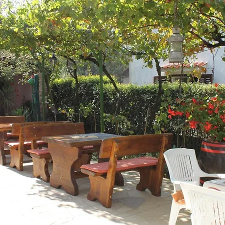 And With Parking Space - 6917 Pensionat 3*