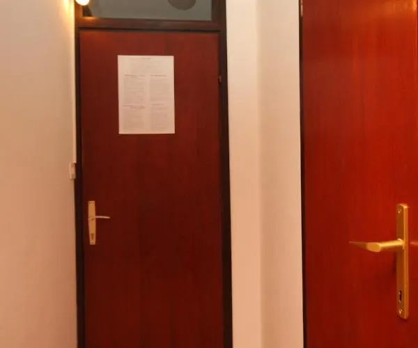 And With Parking Space - 6917 Гостьовий будинок 3*