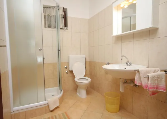 Гостьовий будинок And With Parking Space - 6917