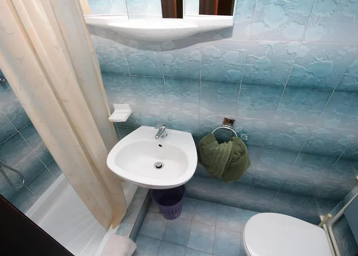 And With Parking Space - 6917 Гостьовий будинок