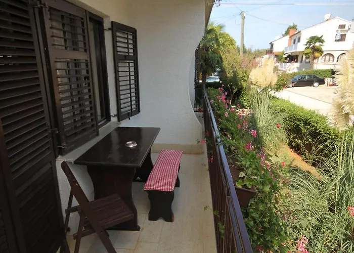 Guest house And With Parking Space - 6917 Porec