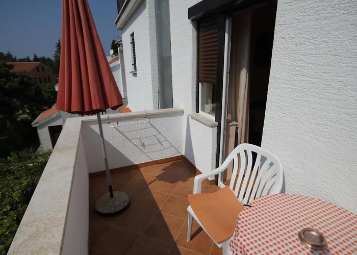 And With Parking Space - 6917 Guest house 3*