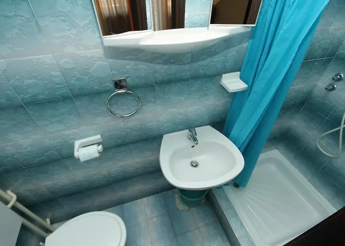 And With Parking Space - 6917 Guest house 3*